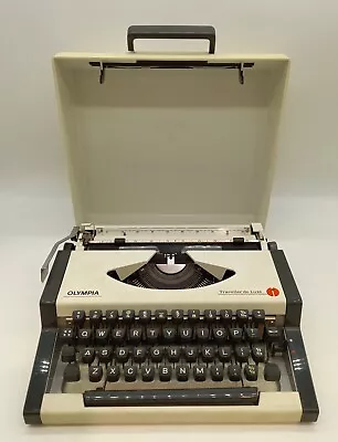 Vintage Olympia Traveller De Luxe Typewriter (#H1/17) • £14.99