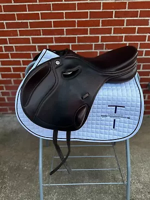 18” (Adjustable - Self Adjusting) Butterfly Claudia Monoflap Jump Saddle • $2200