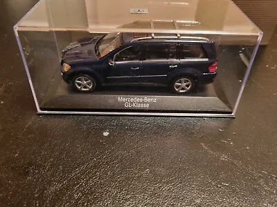 Mercedes Benz Dealer 1/43 Model GL Class 2006 Blue Minichamps B66962228 • $31.58