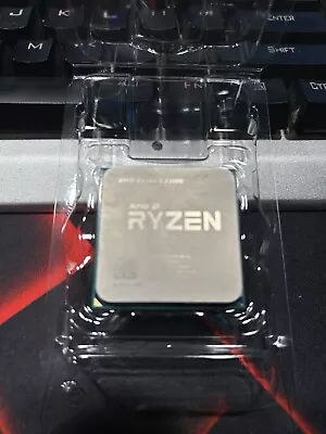 AMD Ryzen 3 2200G 3.5GHz AM4 Socket Processor (YD2200C5M4MFB) • $9.50