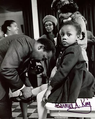 BERNICE KING SIGNED 8x10 PHOTO DAUGHTER OF MARTIN LUTHER KING MLK BECKETT BAS • $665