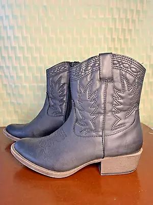 Women's Zippered Casual Boots Size 8.5 Coconuts By Matisse Ankle Low Heel Black • $45