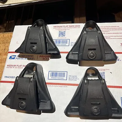 Set Of 4  Yakima Q Towers For Round Bars Model #00124 With Tool  PERFECT • $58