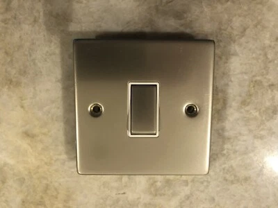 Click Deco 10 Amp 1 Gang 2 Way Plate Light Switch Pearl Nickel VPPN411WH • £9.50