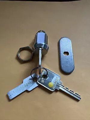 New Medeco 72S Cam Lock High Security With 2 Keys Long Catch Pawls  • $48