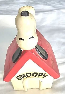 Vintage 1970s Peanuts Ceramic Snoopy Red Dog House Piggy Bank • $14.99