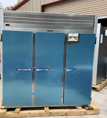 Traulsen G31010 76  Three Section Reach In Freezer Commercial 115 Volts • $8500