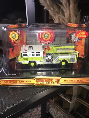 VTG 1999 CODE 3 Collectibes Metro Dade Fire Rescue #30 Fire Truck Diecast 1:64  • £80.99