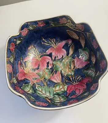 Vintage Macau Lilies Flower Scalloped Edge Bowl Hand Painted Porcelain Lily • $23.20