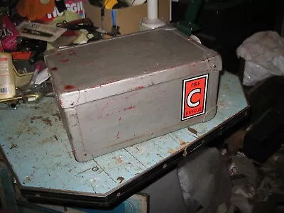 VTG METAL/WOOD BOX CHEST 13 1/2 X 9 X 6 1/2 CHIPPY RED/SILVER LEATHER HANDLE ART • $15.99