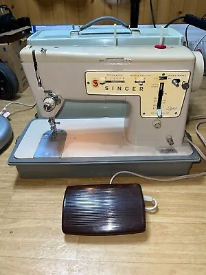 Vintage Portable Singer Stylist Zig-Zag Model 457 Sewing Machine • $49.99