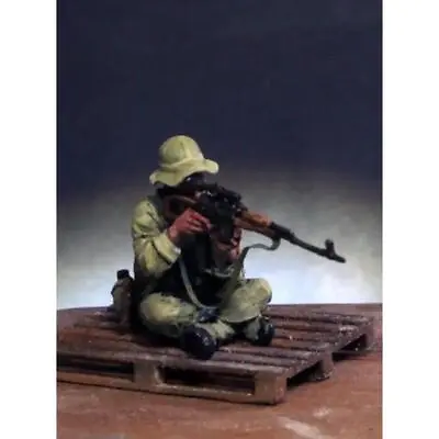 1/35 Resin Model Kit US Army Soldier Sniper Takes A Shot Vietnam War Unpainted ! • $13.40