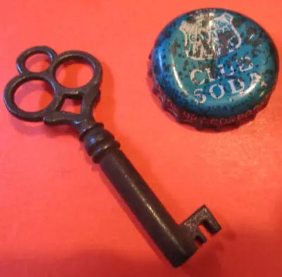 Vintage Open Barrel Fancy Bow Skeleton Key Cabinet Key Antique Keys E2vv • $12