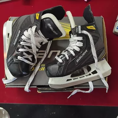 Bauer Supreme 140 Ice Hockey Skates Youth Size 11 • $40
