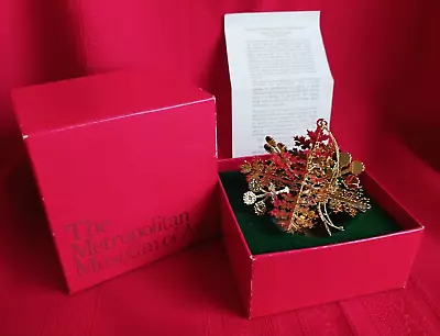 Vintage Metropolitan Museum Of Art 3D Ornament Brass Gold-plated 1990 • $17.50