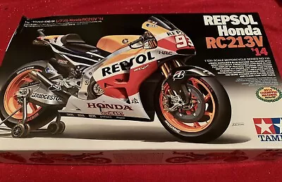 TAMIYA 14130 Repsol Honda RC213V '14 Motorcycle 1/12 Scale Marc Marquez 93 • £10