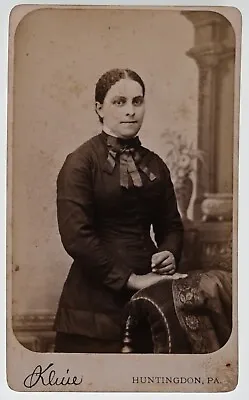 ANTIQUE CDV C. 1880s KLINE GORGEOUS YOUNG LADY IN DRESS HUNTINGDON PENNSYLVANIA • $9.99
