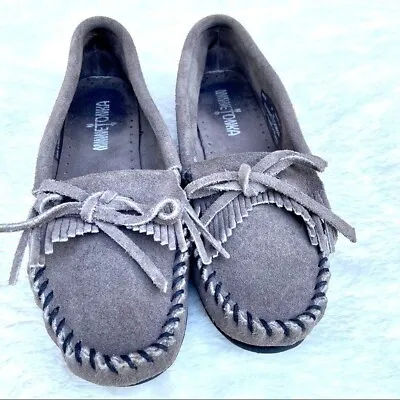 Minnetonka Gray Kilty Hardsole Moccasin Slip On Loafers Size 6 • $25.99