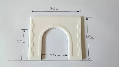 009 NARROW GAUGE Tunnel Entrance. • £6.50