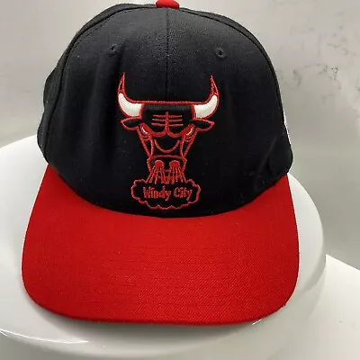 Mitchell & Ness Men’s NBA Chicago Bulls Windy City Mesh Jersey Snapback Hat • $26