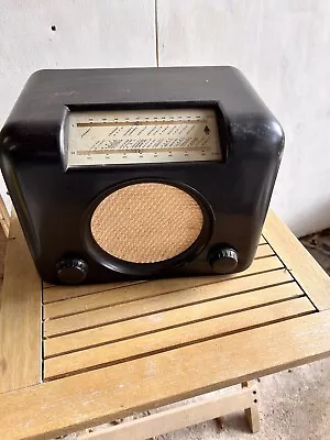 Vintage Bakelite Radio • £22