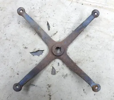 1913 1919 Model T Ford CAST STEERING WHEEL CENTER Original  • $49.99