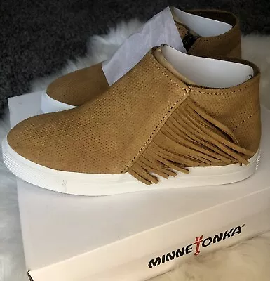 Minnetonka Women's Taupe Gwen Fringe Suede Hi Top Sneaker Booties Size 6.5 • $17.65