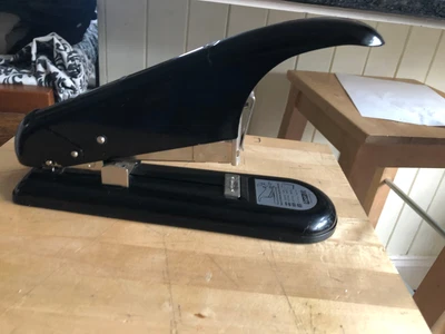 £8 • Buy VINTAGE-RAPID -HEAVY DUTY 9 STAPLER - Agrafes Klammer