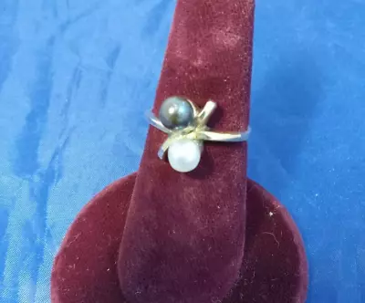 Vintage 14K Yellow Gold Dual Black And White Pearl Ring  5.6g Size 8 • $238