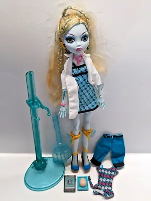 Monster High - Lagoona Blue / Mad Science Classroom 96%  Complete  1st Wave 2011 • $74.99