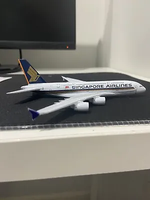 $17 • Buy Airplane Model Singapore Airlines A380 1:400 No Box Included