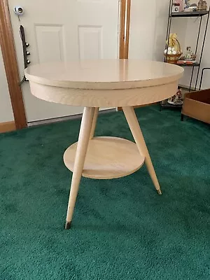 Mid Century Modern Mersman 1950’s Blonde Round Side Table • $150