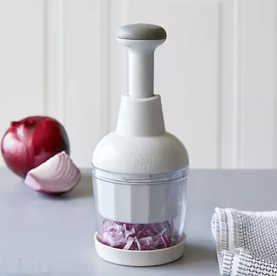 Pampered Chef: FOOD CHOPPER - Freeshipping • $30