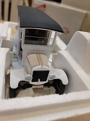 DANBURY MINT  1920's Bordens Milk Truck • $59.95