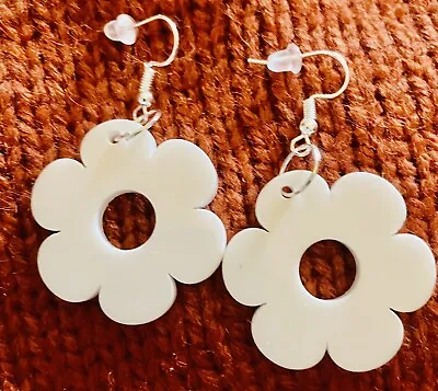 60s 70s 80s White Flower  GEOMETRIC Dangle Drop Earrings  Quant Festival Retro • £3.50