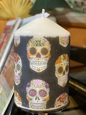 SUGAR SKULL (TINY SKULLS) DAY OF THE DEAD HAND DECORATED PILLAR CANDLE 10x7cm • £5.85