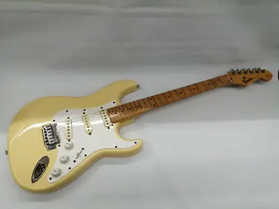 Vintage 1989 Fender Stratocaster Electric Guitar White With Hard Case • $1299