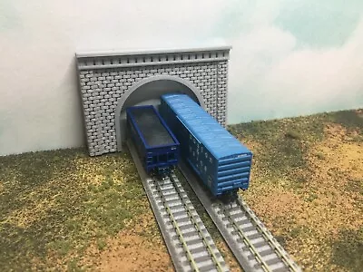$11.12 • Buy 2 TUNNEL PORTALS CUT STONE / BRICK Single Or Double Track - Z Scale 1:220 PORTAL