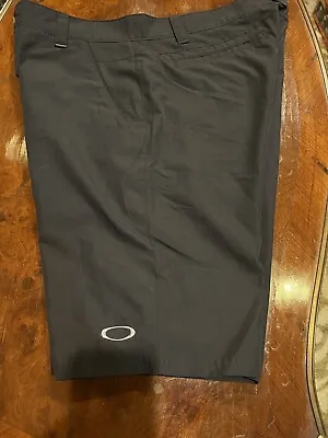 Oakley Golf Shorts Men’s Size 36 • $19.99