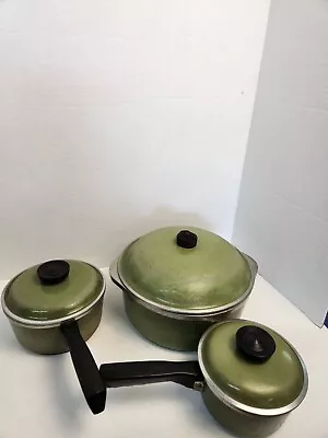 3 Vintage Aluminum Club Pots With Lids Avocado Green. Pre-owned . • $24.99
