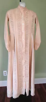 Victorian Ladies Cotton Nightgown / 34  Bust/ Gorgeous Details • $45