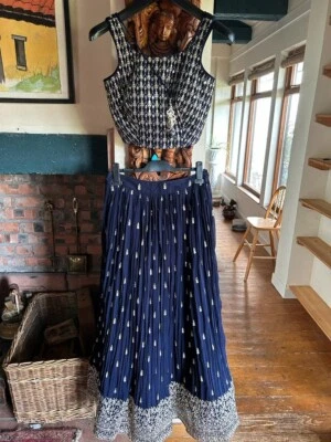 £100 • Buy Lehenga Choli, Lehenga Indian Designer Wedding Wear (Manyavar&Mohey). Worn Once