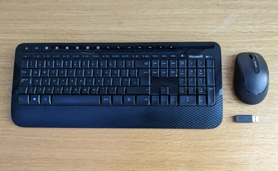 £14.95 • Buy Microsoft Wireless Desktop 2000 Keyboard And Mouse Set, UK Layout - Black 