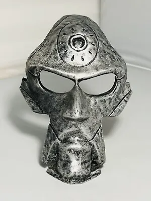$179.99 • Buy New Custom Display Head For Oakley Sunglasses Silver X-metal Case Bob Head Gray