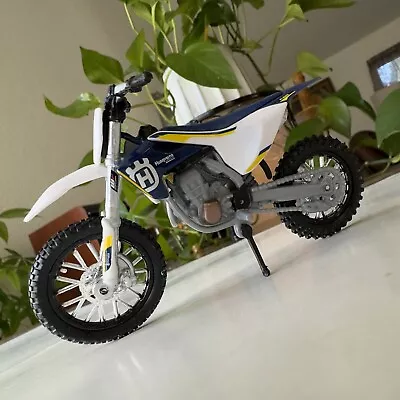 1/18 Diecast Motorcycle Husqvarna Dirt Bike Motocross Model Toy • $15.55