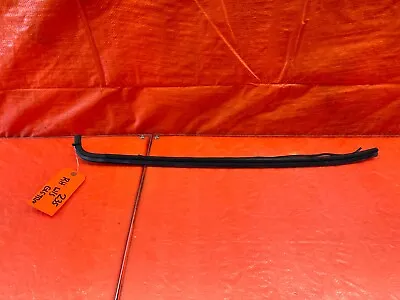 92-95 Honda Civic - Coupe & Hatch - Passenger Right Windshield Trim Strip - Oem • $49.95