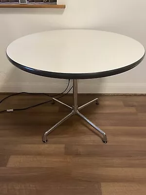 £450 • Buy Original Vitra Eames White Round Segmented Dining Meeting Room Table 90cm