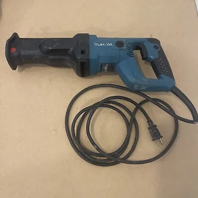 Makita JR3050T 11 Amp 1-1/8-Inch Variable Speed Corded Reciprocating Saw Working • $39.99