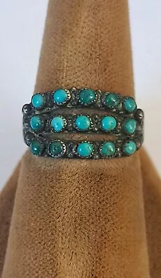 Antique Zuni Sterling Silver Needlepoint Turquoise Petite Ring • $99.91