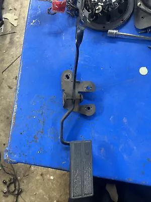 92-96 Ford F150 F250 F350 Bronco Gas Throttle Accelerator Foot Pedal Assembly OE • $40